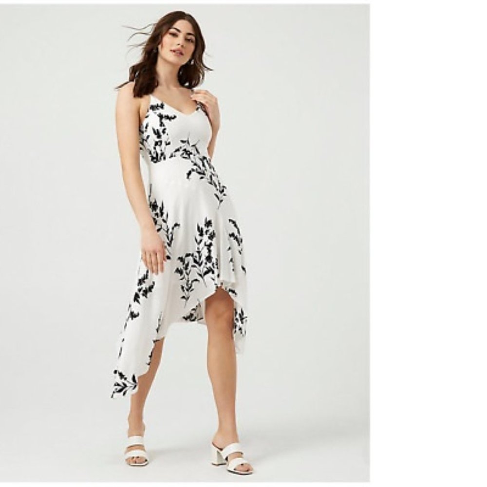 NWT Le Chateau PLUS SIZE Floral Crêpe V-Neck Flowing Black White Summer Dress